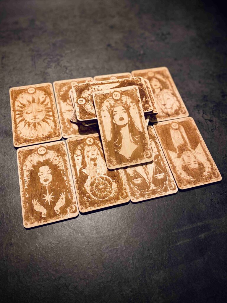 Fa Wicca Tarot kártya fa dobozban