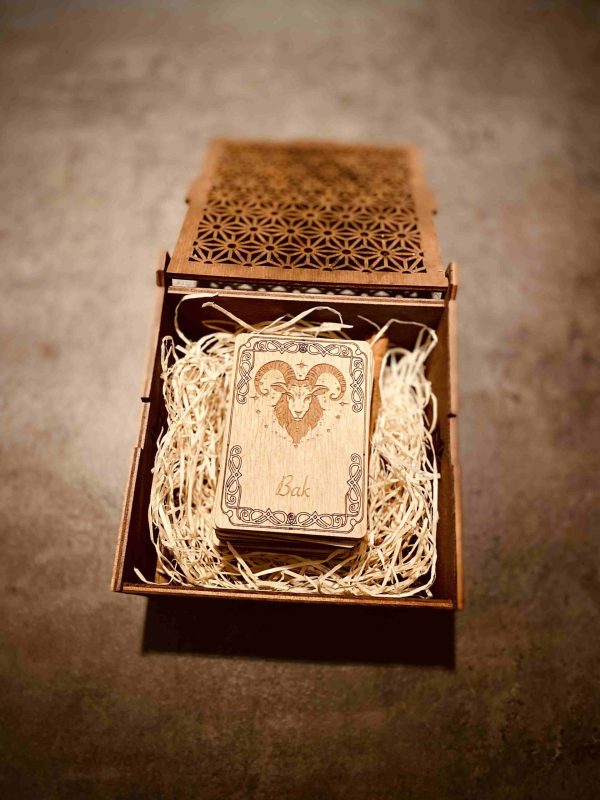 Fa életvirága mintájú doboz, Asztrológia Tarot kártyával