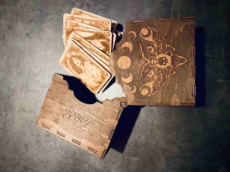 Fa Wicca Tarot kártya fa dobozban