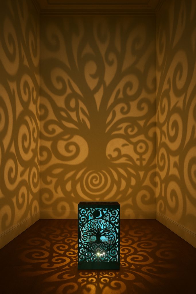 Nap–Hold mandala lámpa – kézzel készült fa Életfa design, meleg fényű spirituális hangulatvilágítás, Bicski Mónika alkotása